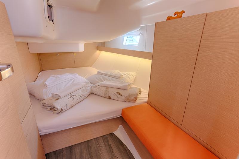 Book yachts online - sailboat - Elan 45 Impression - STAR - rent