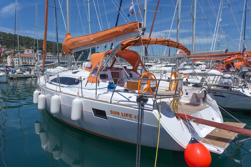 Book yachts online - sailboat - Elan 45 Impression - LION  - rent