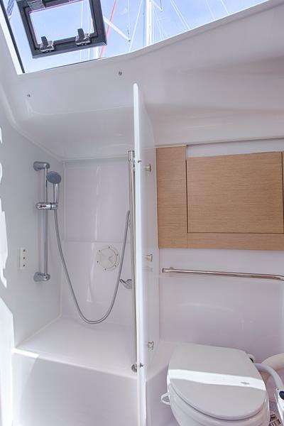 Book yachts online - sailboat - Elan 45 Impression - LION  - rent