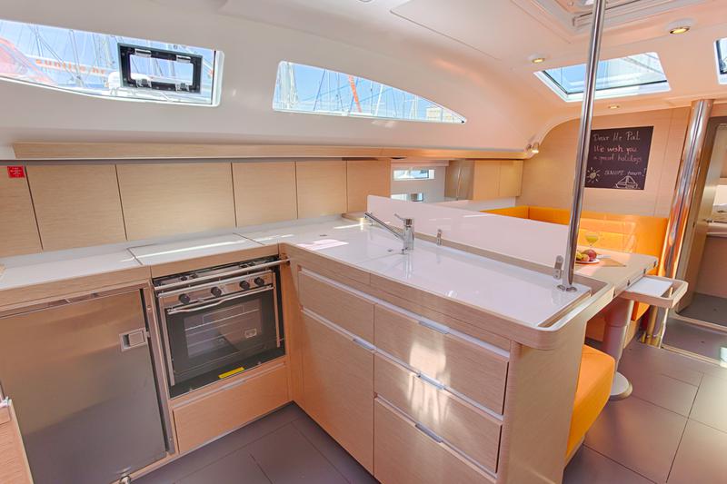 Book yachts online - sailboat - Elan 45 Impression - LION  - rent