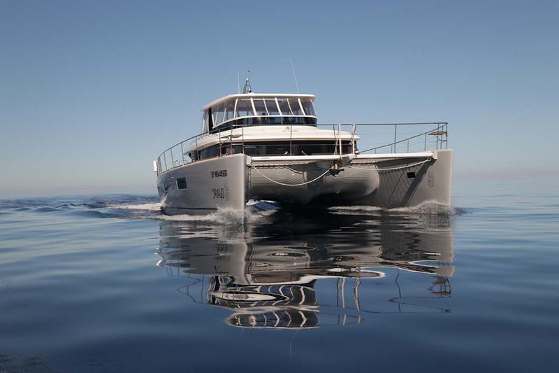Book yachts online - powercatamaran - Lagoon Power 630 - DRAGO - rent