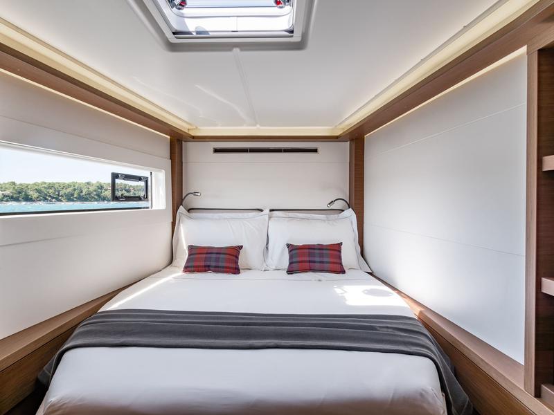 Book yachts online - catamaran - Lagoon 46 - ELIBLU - rent