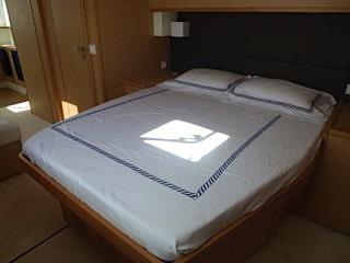 Book yachts online - catamaran - Lagoon 620 - LADY RACHEL - rent