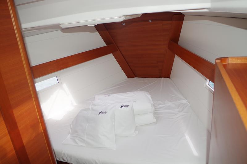 Book yachts online - sailboat - Dufour 410 GL - Stella - rent