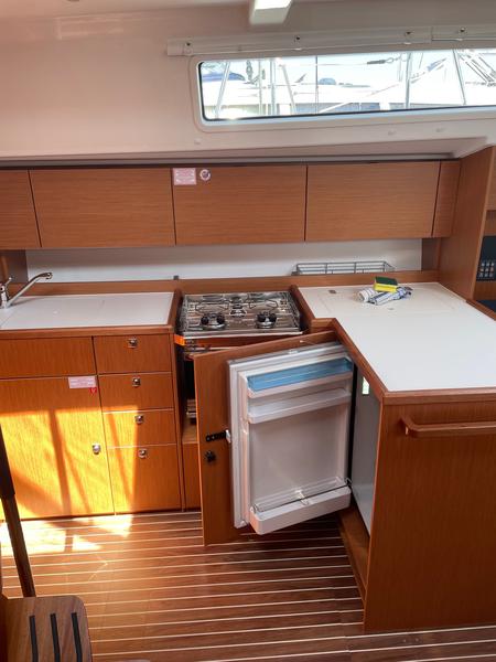 Book yachts online - sailboat - Bavaria C42 - Bella - rent