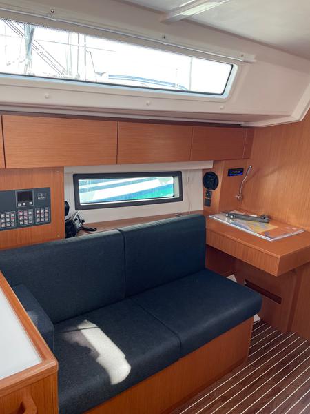 Book yachts online - sailboat - Bavaria C42 - Bella - rent