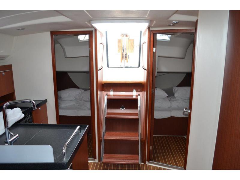 Book yachts online - sailboat - Hanse 415 - Vega - rent