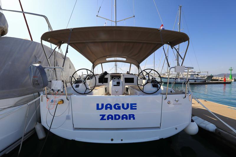 Book yachts online - sailboat - Sun Odyssey 410 - Vague - rent