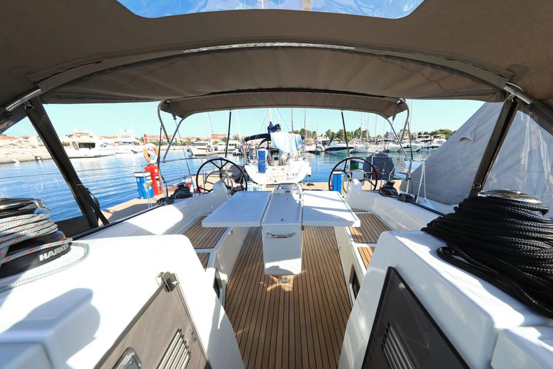 Book yachts online - sailboat - Sun Odyssey 410 - Vague - rent