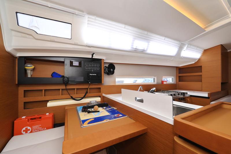 Book yachts online - sailboat - Sun Odyssey 410 - Vague - rent
