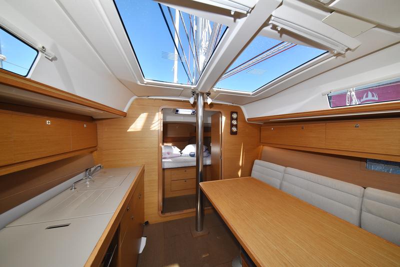 Book yachts online - sailboat - Dufour 382 - Sunset - rent
