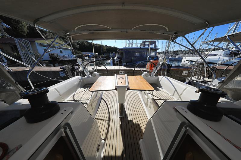 Book yachts online - sailboat - Dufour 382 - Sunset - rent