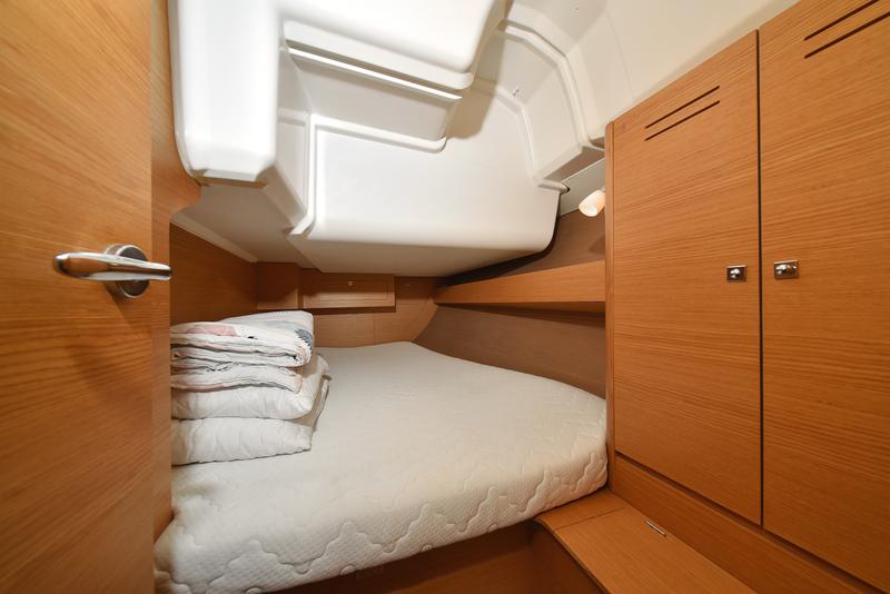 Book yachts online - sailboat - Dufour 382 - Sunset - rent