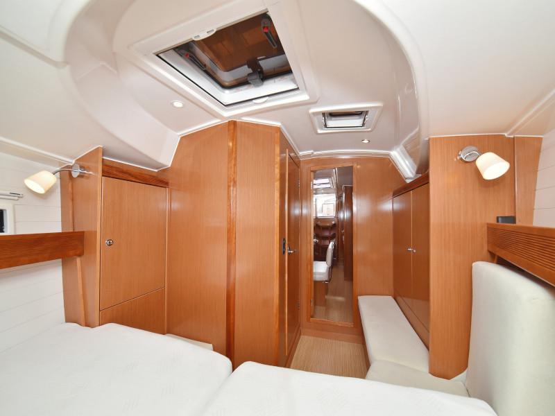 Book yachts online - sailboat - Bavaria Cruiser 40 - PIA M - rent