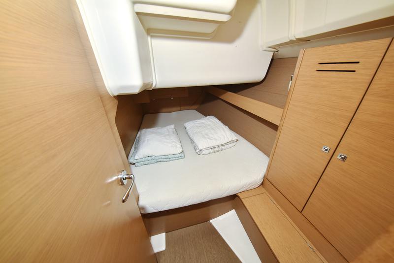 Book yachts online - sailboat - Dufour 382 - Wanderlust - rent