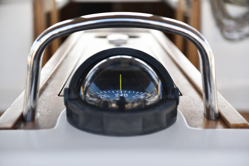 Book yachts online - sailboat - Bavaria 37 - Viviana - rent