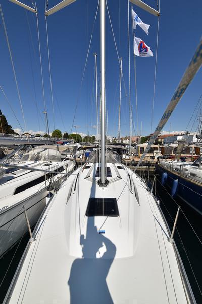 Book yachts online - sailboat - Bavaria 37 - Viviana - rent