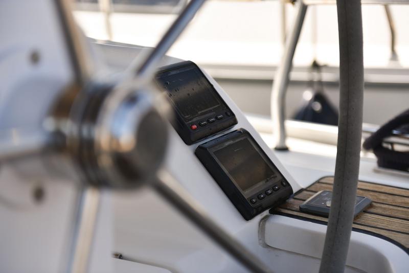 Book yachts online - sailboat - Bavaria 37 - Viviana - rent