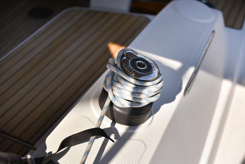 Book yachts online - sailboat - Bavaria 37 - Viviana - rent