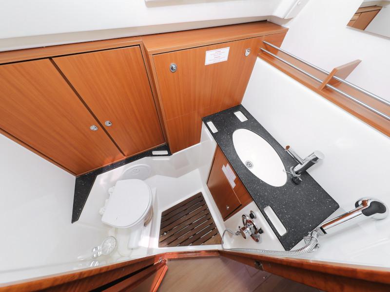 Book yachts online - sailboat - Bavaria 36 Cruiser - Petra M - rent