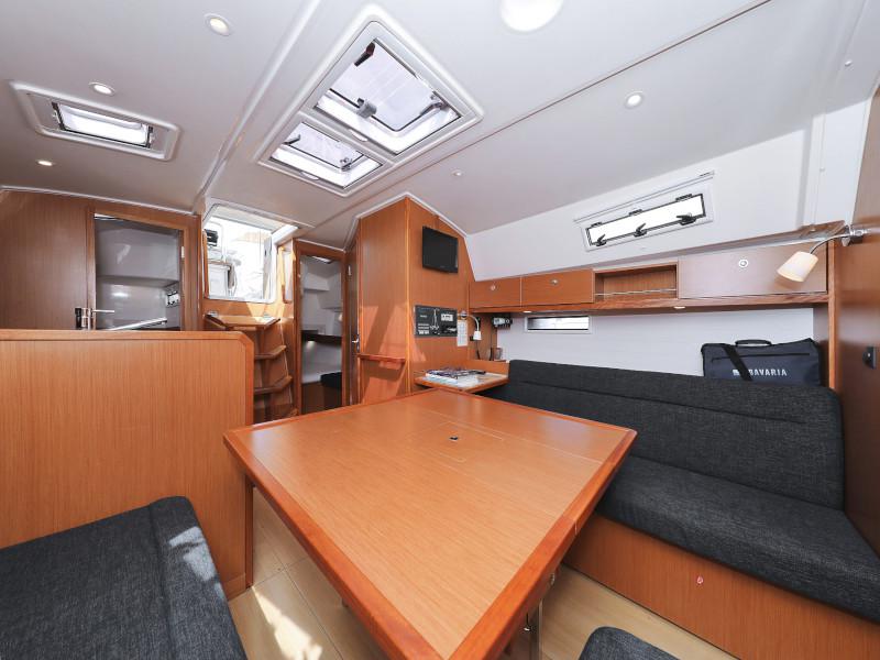 Book yachts online - sailboat - Bavaria 36 Cruiser - Petra M - rent