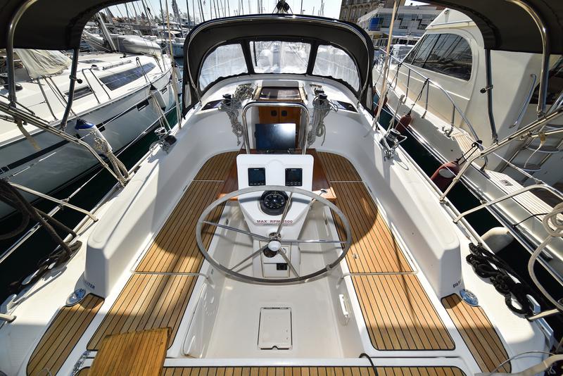 Book yachts online - sailboat - Bavaria 36 Cruiser - Petra M - rent