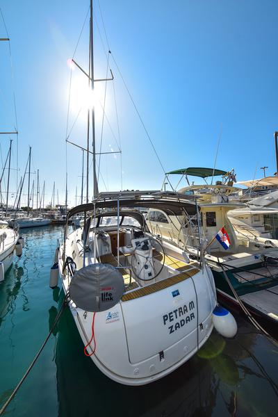 Book yachts online - sailboat - Bavaria 36 Cruiser - Petra M - rent