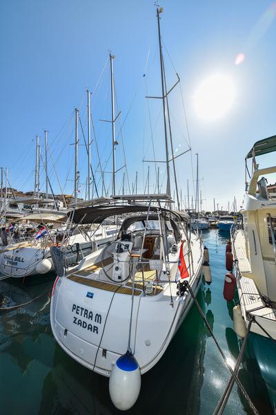 Book yachts online - sailboat - Bavaria 36 Cruiser - Petra M - rent