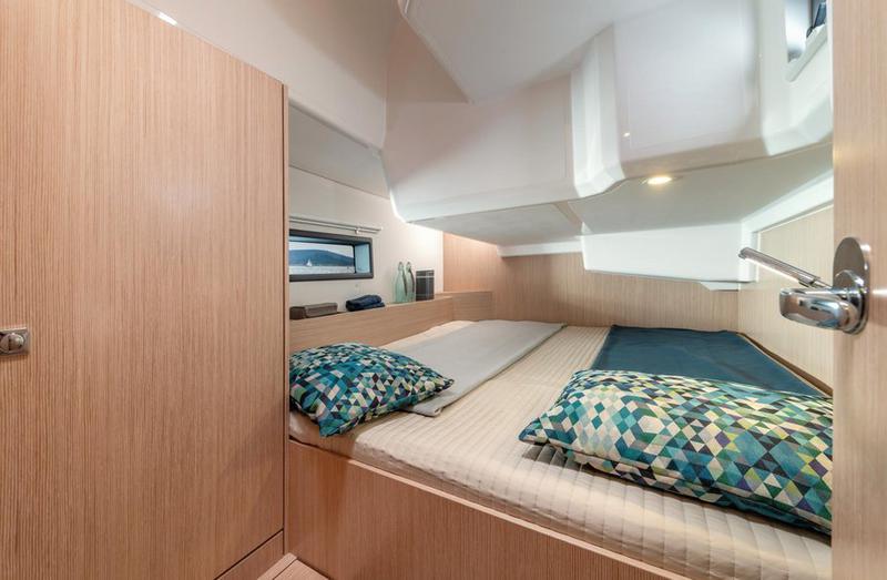 Book yachts online - sailboat - Bavaria C42 - Dna - rent