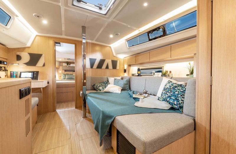 Book yachts online - sailboat - Bavaria C42 - Dna - rent