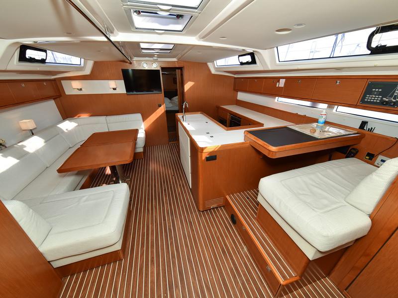 Book yachts online - sailboat - Bavaria Cruiser 56 - FAT BOY - rent