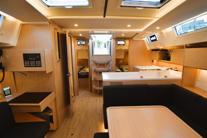 Book yachts online - sailboat - Bavaria C45 Style - Aria - rent