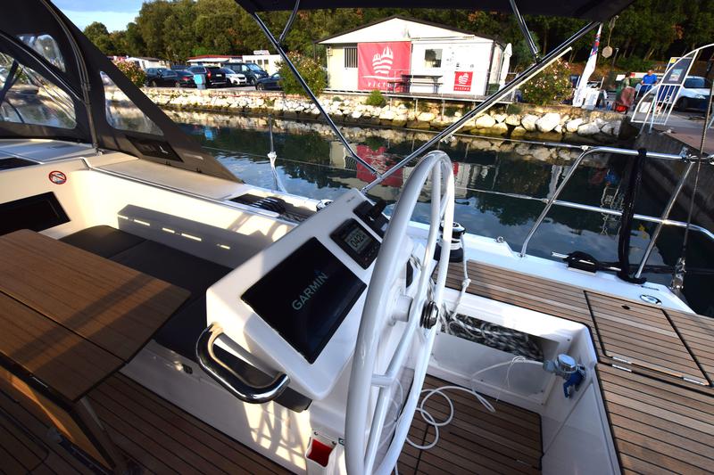 Book yachts online - sailboat - Bavaria C45 Style - Aria - rent