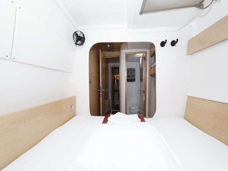 Book yachts online - catamaran - Lipari 41 - LUBI - rent