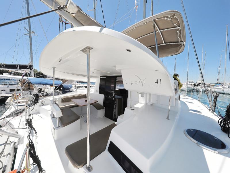 Book yachts online - catamaran - Lipari 41 - LUBI - rent