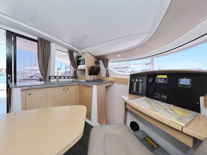 Book yachts online - catamaran - Lipari 41 - LUBI - rent