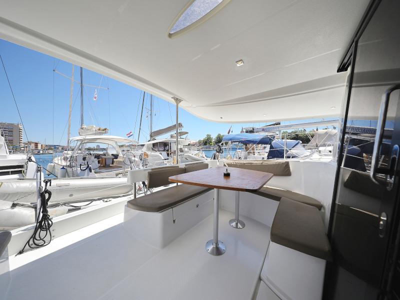 Book yachts online - catamaran - Lipari 41 - LUBI - rent