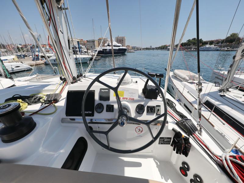 Book yachts online - catamaran - Bali 4.0.. - SO FAR SO GOOD - rent