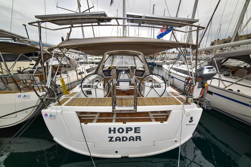 Book yachts online - sailboat - Oceanis 41 - Hope  - rent