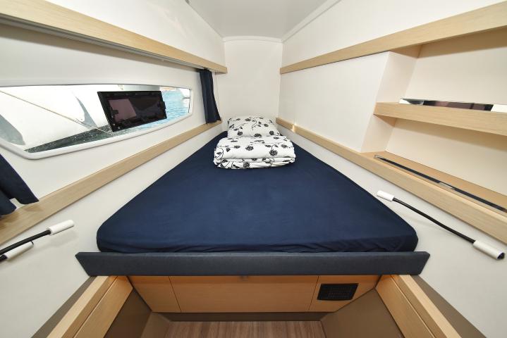 Book yachts online - catamaran - Lucia 40 - Floreanne - rent
