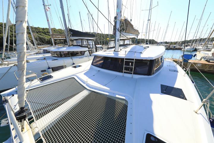 Book yachts online - catamaran - Lucia 40 - Floreanne - rent