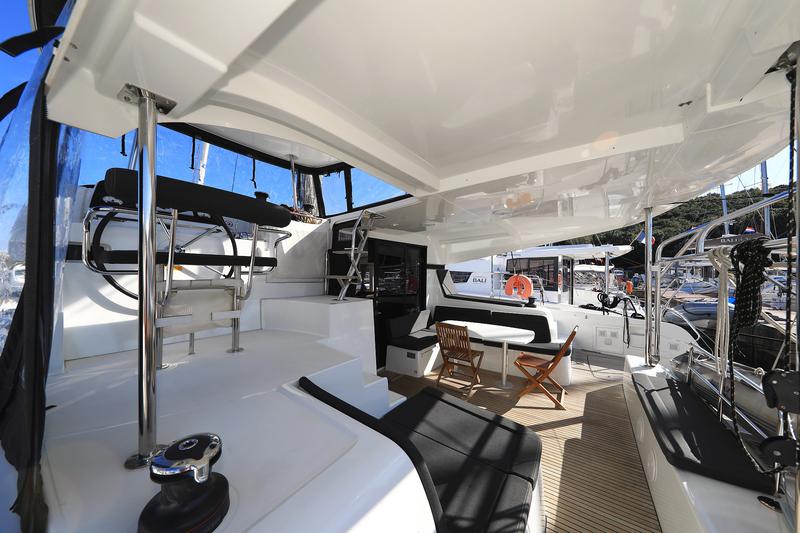 Book yachts online - catamaran - Lagoon 42 - Fleur de Sel - rent