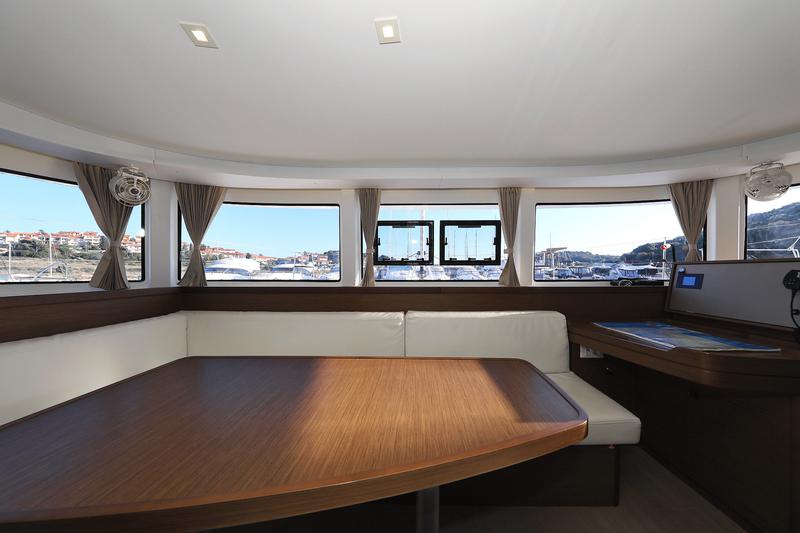 Book yachts online - catamaran - Lagoon 42 - Fleur de Sel - rent