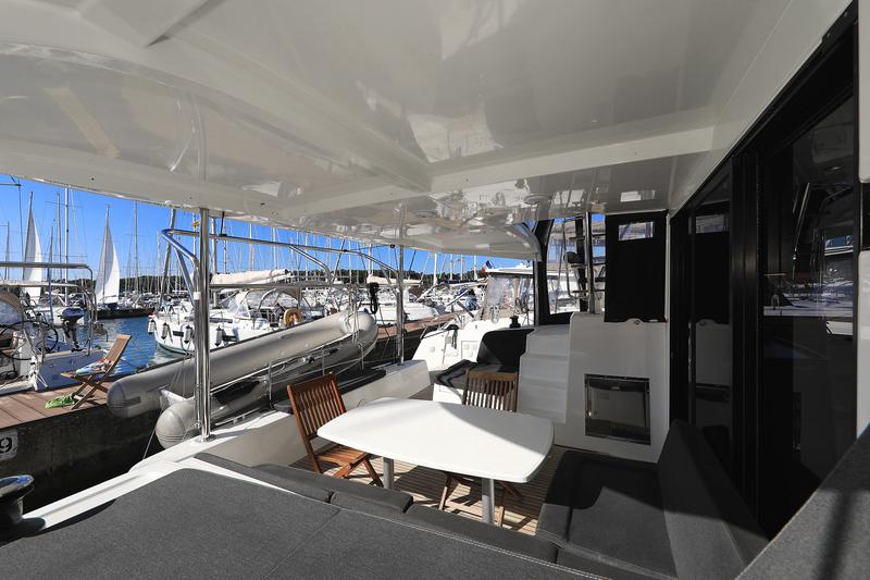 Book yachts online - catamaran - Lagoon 42 - Fleur de Sel - rent