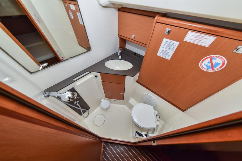 Book yachts online - sailboat - Bavaria Cruiser 46 - SIX BAG - rent