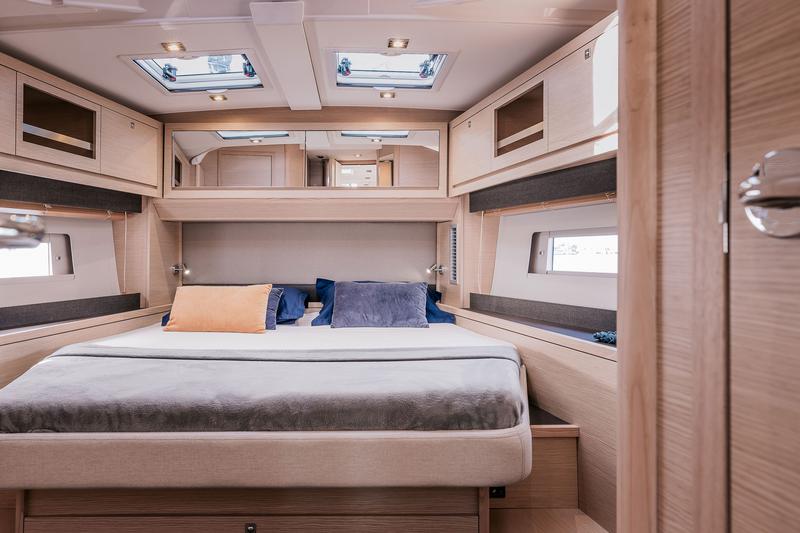 Book yachts online - sailboat - Dufour 470 - La Familia - rent