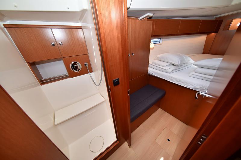 Book yachts online - sailboat - Bavaria Cruiser 46 - Baligot - rent