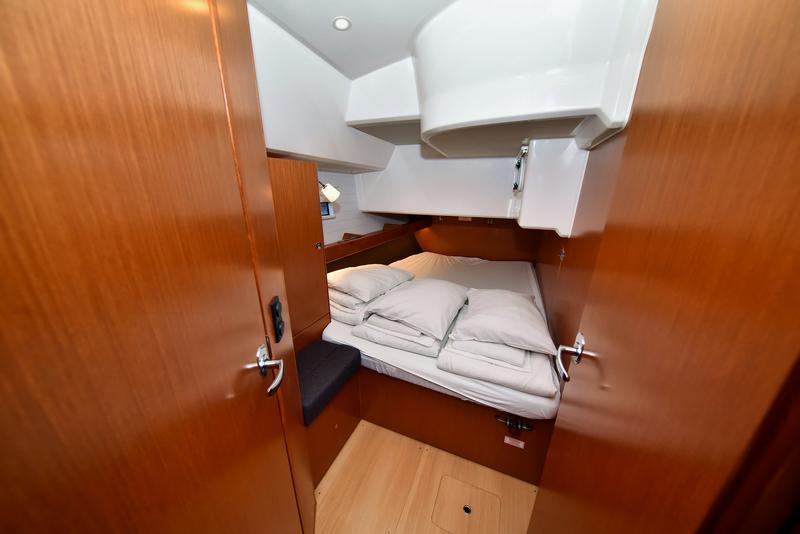 Book yachts online - sailboat - Bavaria Cruiser 46 - Baligot - rent