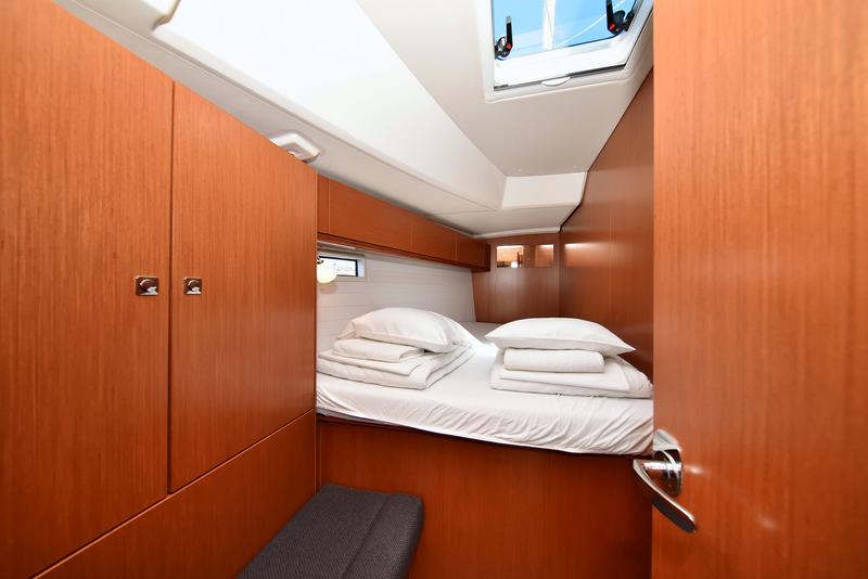 Book yachts online - sailboat - Bavaria Cruiser 46 - Baligot - rent
