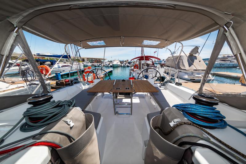 Book yachts online - sailboat - Oceanis 40.1 - Poseidon - rent
